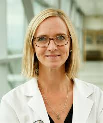 Traci Lyons's Instagram, Twitter & Facebook