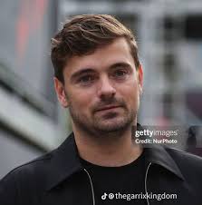 ran half a marathon today in the town where I grew up!! amazing day, gonna  sleep very well tonight! ❤️