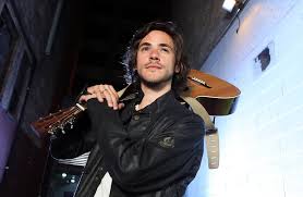 Follow me on streaming platforms to hear it:. Jack Savoretti Zimbio