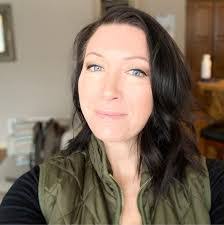 Desiree Carr's Instagram, Twitter & Facebook