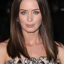 This is one of those haircuts for fine, straight hair that will add volume to your thin strands with little effort. Hairstyles For Women With Long Naturally Straight Hair