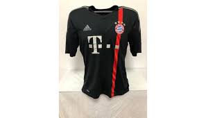 Discover the home and away 2019 fc bayern munich jersey today. Robben S Official Bayern Munich Signed Shirt 2014 15 Charitystars