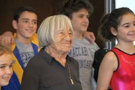 Born in budapest, hungary, on january 9, 1921. 100 Eves Lett Agi Neni Galeria
