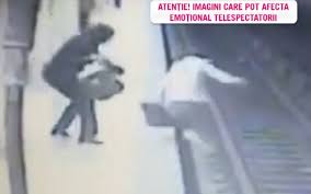 Momente terifiante la metroul din berlin. Video Socant Cu Momentul Crimei De La Metrou IatÄƒ Cum A Fost ImpinsÄƒ TanÄƒra In FaÅ£a Metroului Recentnews Ro