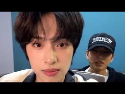 Gunil beautiful vocal and guitar cover of HYBS