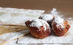 Per questo care amiche aspettiamo le vostre ricette di frittelle tradizionali per provarle con piacere. Le Frittelle Di Pane Il Riuso Ai Tempi Della Quarantena Itrovigo