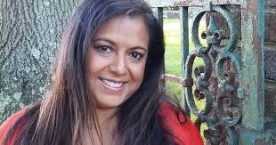 Introducing the noor love hair serum. Set In World War Ii Calcutta Sharbari Zohra Ahmed S Dust Under Her Feet Misses An Opportunity