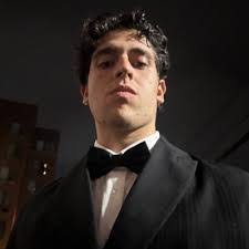 Emily Groesbeck's Instagram, Twitter & Facebook