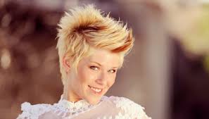 Acconciature Sposa Coi Capelli Corti Le Tendenze 2018 Dilei