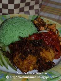 Sudah pasti sedapnya resepi nasi lemak hijau azie kitchen termasuk kesempurnaan dan kesabaran diperlukan jika nak buat dan tentunya sangat mudah dan pasti tidak ada tandingannya kena berhati hati jer bila menceduk supaya lazat. Amie S Little Kitchen Nasi Lemak Pandan Ayam Goreng Kampung