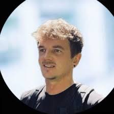 Ich habe einen neuen Job und arbeite jetzt als Junior Commercial Insights &  Strategy Manager bei Red Bull.