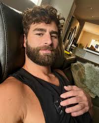 Got any binge worthy show recos? 📺