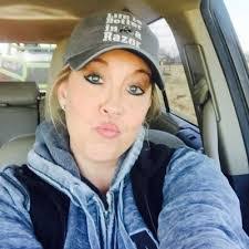 Shelly Grantham's Instagram, Twitter & Facebook