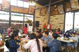 Geprek bensu merupakan sebuah waralaba ayam geprek makanan cepat siap saji yang dimiliki oleh aktor ruben onsu selaku ceo pt onsu pangan perkasa (opp) yang didirikan pada 17 april 2017. Walk In Interview Besar Besaran Pembukaan Geprek Bensu Cabang Serang Timur Januari 2020 Serangid