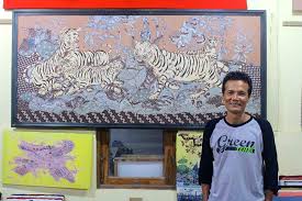 Teknik melukis juga kerapkali menjadi suatu ciri khas seorang pelukis. Cerita Alam Dan Krisis Lingkungan Lewat Batik Lukis Tatang Wibowo Mongabay Co Id Mongabay Co Id