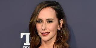 Jennifer Love Hewitt Honors Heartbreakers Costar Gene Hackman