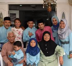 Saksikan interview eksklusif bersama mark adam dan isteri, ezan di lensa nona. Sudah Tiga Tahun Tak Jumpa Keluarga Ini Pengakuan Mengejutkan Mark Adam Iluminasi