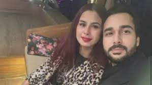 أعلنت الفنانة الشابة منة عرفة، خطبتها قبل أسابيع قليلة، بالتزامن مع احتفالها بعيد ميلادها الذي صادف 1 مايو، وبعد أيام من إعلان البلوجر علي غزلان. Ø¨Ø¹Ø¯ Ù…Ø­Ø§ÙˆÙ„Ø§Øª Ù…Ù†Ù‡Ø§ Ù„Ø¥Ø®ÙØ§Ø¦Ù‡ ØªØ¹Ø±Ù Ø¹Ù„Ù‰ Ø®Ø·ÙŠØ¨ Ù…Ù†Ø© Ø¹Ø±ÙØ© ØµÙˆØ±
