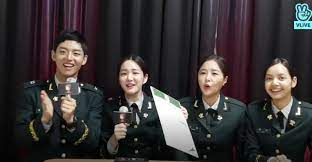 Please understand that my post comes late. Lisa On Real Men 3 Vlive With Lee Yoo Bi Pentagon S Hongseok Oh Yoon Ah And More Video