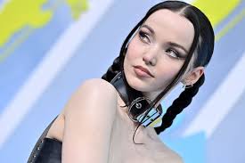 How to Wear the Black Lip Gloss Trend — Black Lip Gloss Lipstick TikTok  Beauty Trend