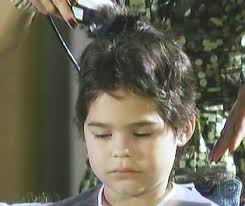 Criança não queria raspar o cabelo em "Morde e Assopra", diz jornal