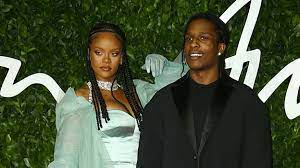Rihanna is dating longtime friend a$ap rocky after months of romance rumors: Rihanna Liebeserklarung Von Lover Asap Rocky Oe3 Orf At
