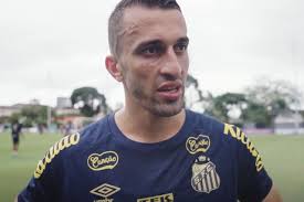 Schmidt, volante do Santos, revela inspiração em Kobe Bryant na busca por  título da Série B; assista