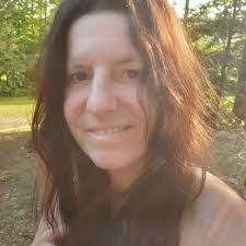 Peggy Munson's Instagram, Twitter & Facebook