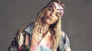 The short hairstyles with bandanas may convert your appearance and assurance throughout a period when you may need it the most. 23 Cute Bandana Hairstyles You Will Love The Trend Spotter