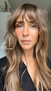 Cora Leon (coraleonla)