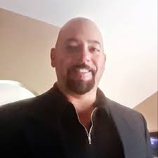 Daniel Schlundt's Instagram, Twitter & Facebook