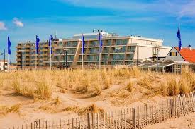 U I T W A A I D E A L Stijlvolle Comfort Kamer Met Een Privebalkon Beach Hotel Noordwijk Aan Zee Inclusief Ontbijt En Toe Stunning Hotels Beach Hotels Hotel