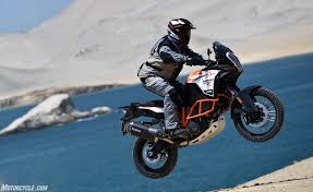 This is the exact opposite of the 390 adventure we were all hoping to see, but this bike more than makes up for that fleeting thought. 2017 Ktm 1290 Super Adventure R Review First Ride