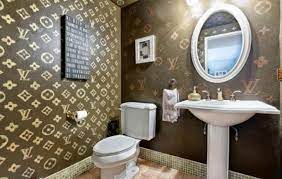 Banyolar için duvar kağıdı seçerken öncelikle duvar kağıdının su tutmaması su geçirmemesi, kolay temizlenmesi, nemden etkilenmemesi ve bakteri barındırmaması sağlık için çok önemli kriterlerdir. Fayans Uzerine Duvar Kagidi Olur Mu Melek Kadinlar Kulubu