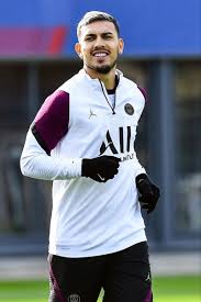 Félix charrier x cuatro paredes. 39 Ideas De Leandro Paredes En 2021 Futbol Psg Vamos Equipo