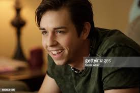 196 Kurt Sister Photos & High Res Pictures