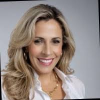 Lisa Barron's Instagram, Twitter & Facebook