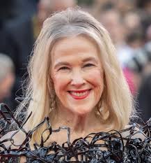 Catherine O'Hara dominates every scene she's in.... She's ridiculously  talented..... Icon!