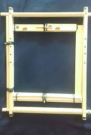 metier a tisser portable avec ses accessoires fixes au cadre de haute lisse 70x50cm c jd2017 luggage im afraid res