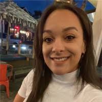 Kendra Waller's Instagram, Twitter & Facebook