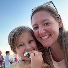 Amanda Slayden's Instagram, Twitter & Facebook