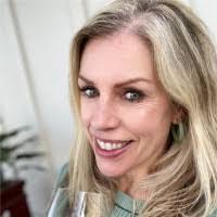 Lisa Futterman's Instagram, Twitter & Facebook