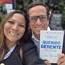 Parte de "mi trabajo", es salir a comer rico y/o tomarme un cafecito con  mis clientes, pero debo confesar que hacer eso, no se siente un trabajo,  todo lo contrario!!! Es maravilloso