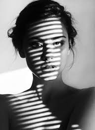 Black And White Photos Of Faces In Shadows Girl Black And White And Model Image Shadow Portraits Shadow Photography Portrait Photography
