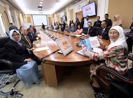 Maybe you would like to learn more about one of these? Tpm Dr Wan Azizah Mula Bertugas Utusan Borneo Online
