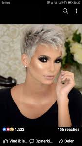 Vicky Larsen (viclyy)