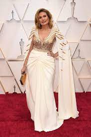 She is considered as a glamorous icon for the middle east and is an influential voice in the region. ÙŠØ³Ø±Ø§ ØªØ³ØªØ¹Ø±Ø¶ Ø¥Ø·Ù„Ø§Ù„Ø© Ù…Ù„ÙƒØ© ÙØ±Ø¹ÙˆÙ†ÙŠØ© Ø¹Ù„Ù‰ Ø§Ù„Ø³Ø¬Ø§Ø¯Ø© Ø§Ù„Ø­Ù…Ø±Ø§Ø¡ Ø¨Ø­ÙÙ„ Ø§Ù„Ø£ÙˆØ³ÙƒØ§Ø± 2020 Cnn Arabic