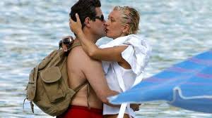 Todo parece indicar que el embarazo va bien y el primer matrimonio de de quinto fue con la productora elena mangada con la que tuvo tres hijos. Marcos De Quinto Se Refugia En Su Familia Tras El Escandalo De Sus Impuestos Informalia Es