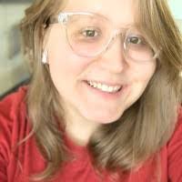 Claire Holcomb's Instagram, Twitter & Facebook