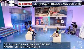 Figlia di un dirigente rai con la passione per la politica la maggior parte di esse infatti, la ritrae in versione ultra sportiva, poiché la donna è una grande appassionata di fitness. Da Mattino 5 L Affondo Di Vladimir Luxuria Contro Veronica Satti Ha Una Fidanzata E Si Dichiara A Un Uomo Ultime Notizie Flash